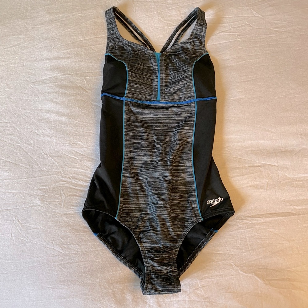 Speedo Women’s One Piece Swimsuit Open Back Size 8